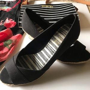 Canvas Peep Toe wedges